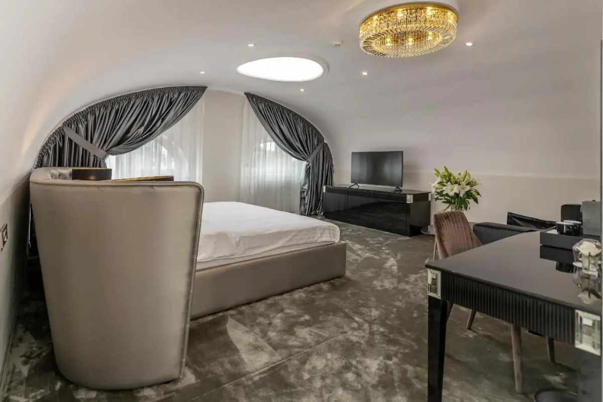 St. Palace Hotel