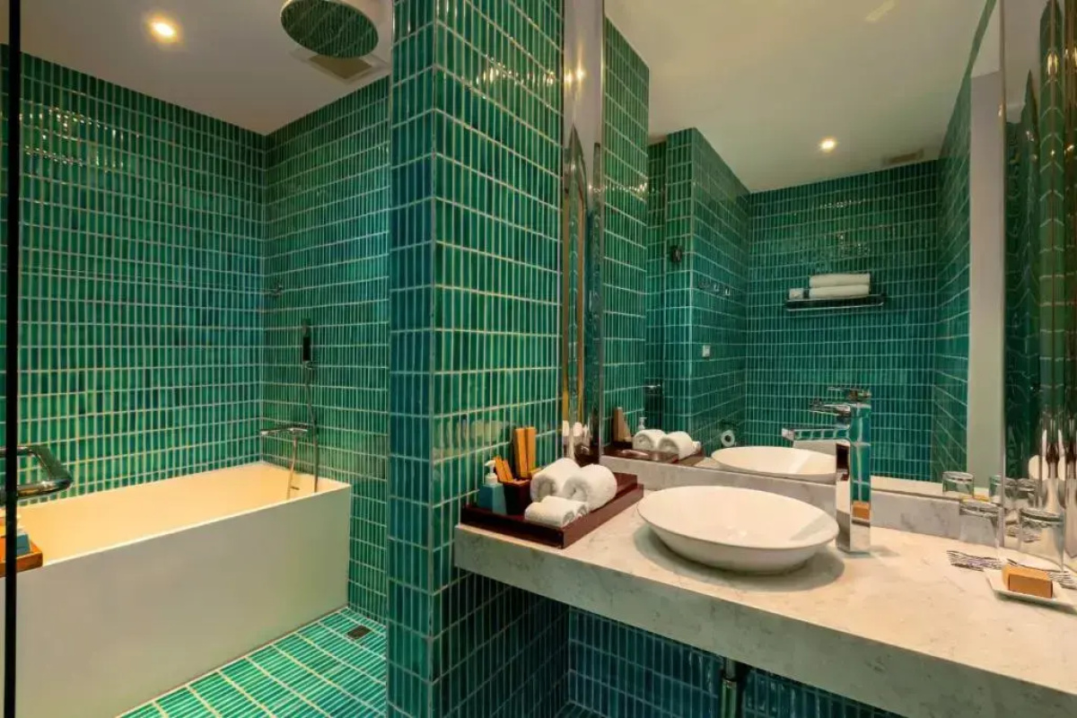 Отель The Boathouse Phuket