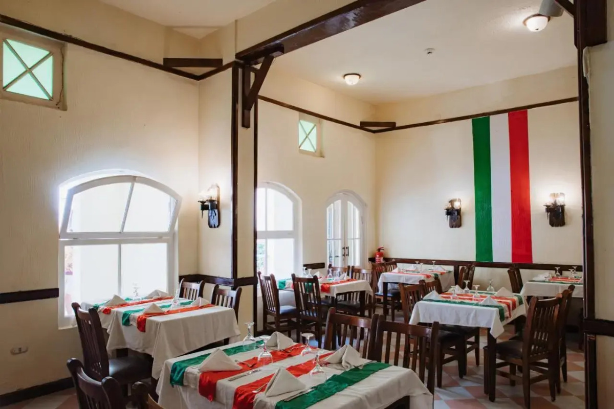 Отель Empire Aqua Park