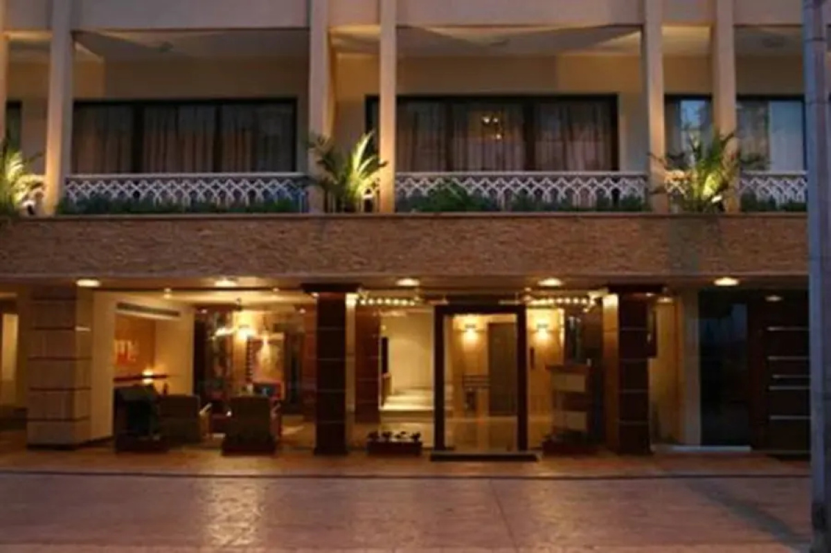 Phoenix Hotel Residence logo