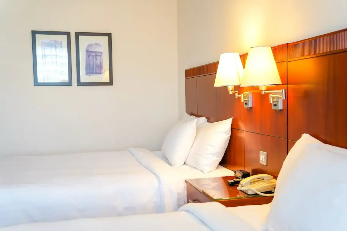 Отель Millennium Lakeview