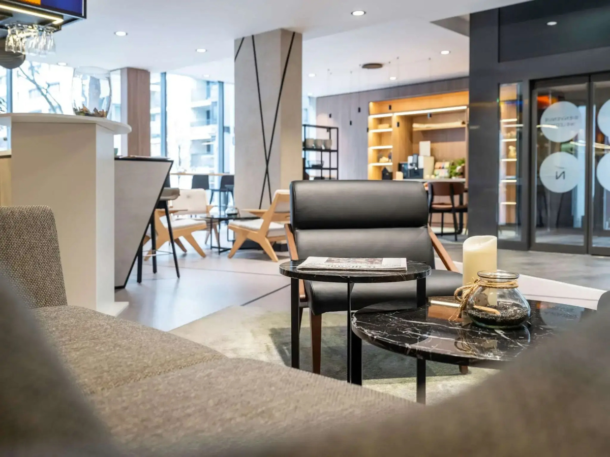 Отель Novotel Suites Wien City Donau
