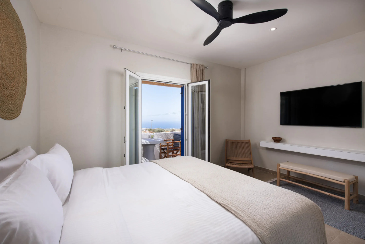 Bios Santorini Vegan - Vegetarian Boutique Hotel 