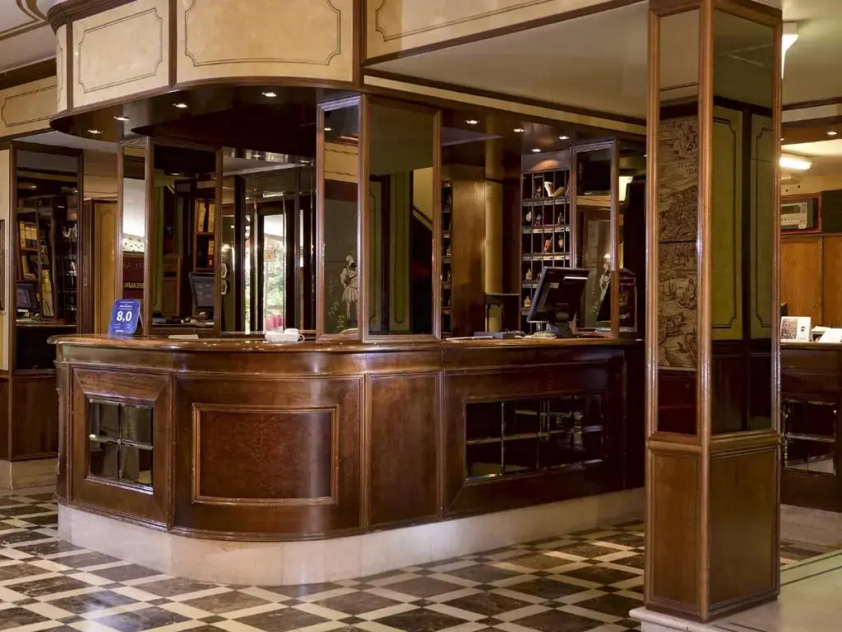 Amadeus Hotel