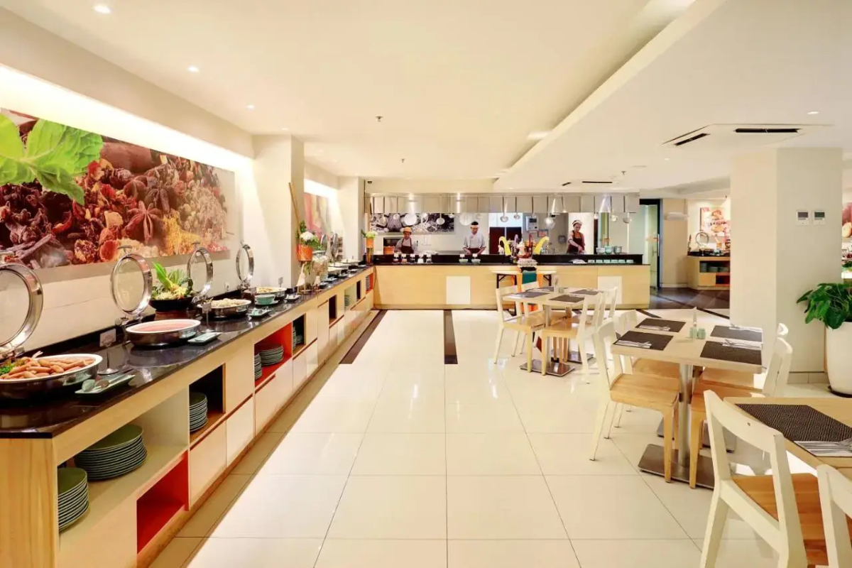 Отель Harris Hotel Seminyak Bali