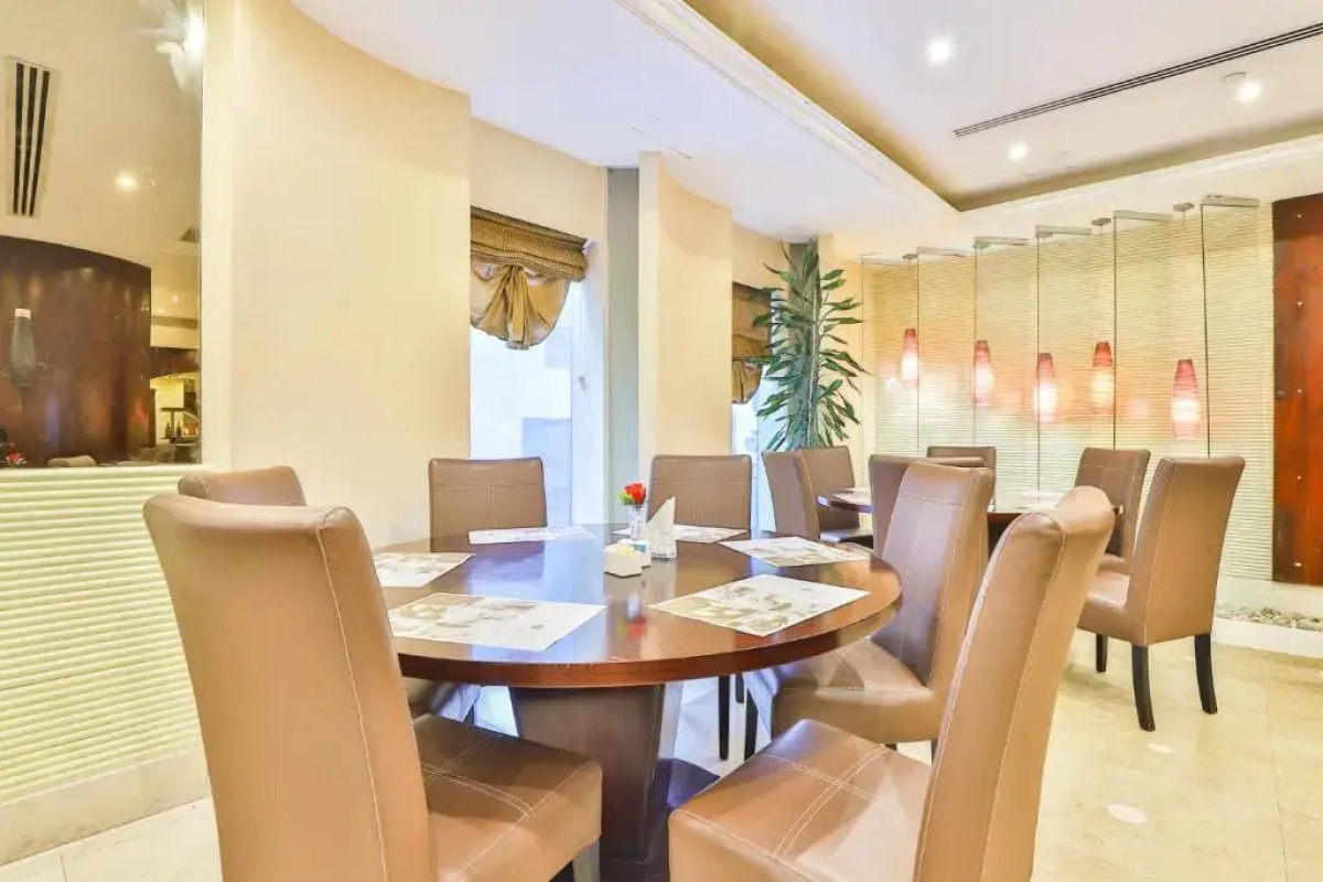 Отель Landmark Summit