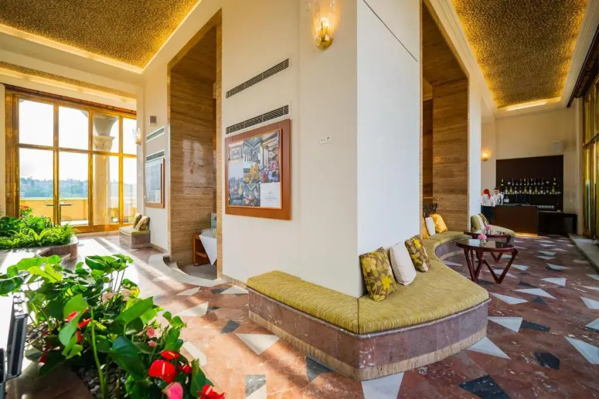 Grand Hotel International
