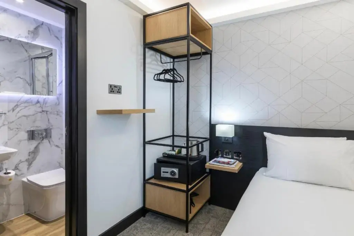 Отель St Giles London