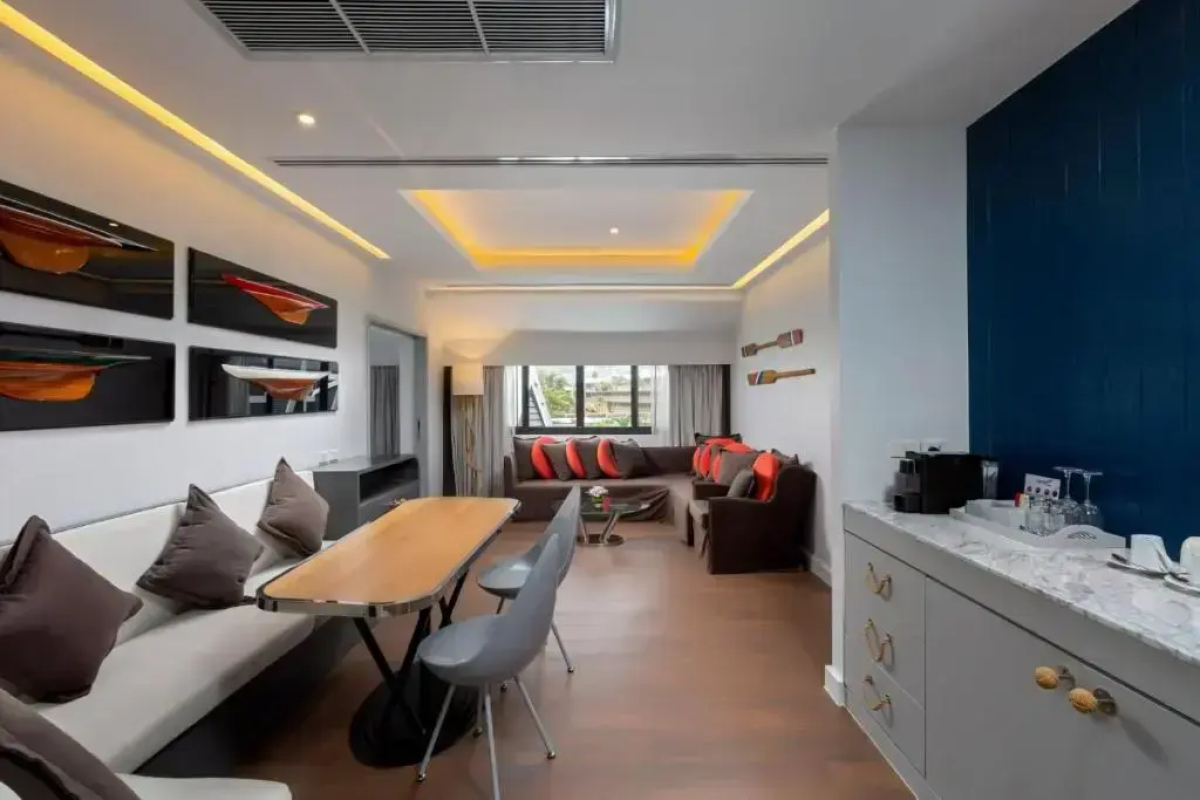 Отель The Boathouse Phuket