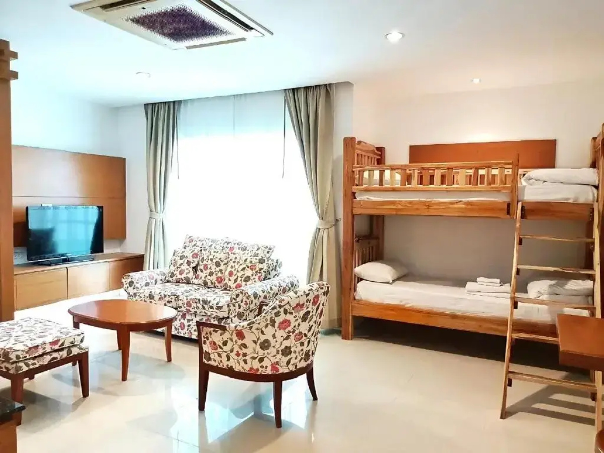 Royal Beach View Suites