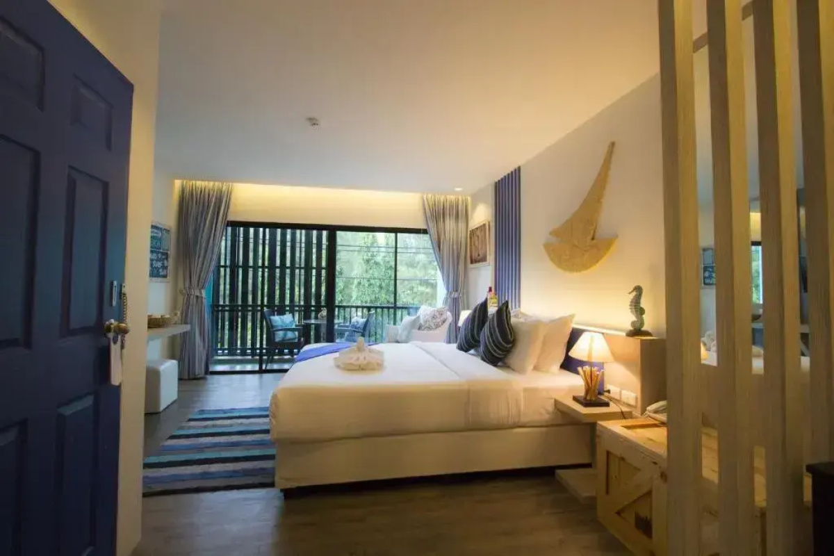 The Blue Pearl Kata Hotel