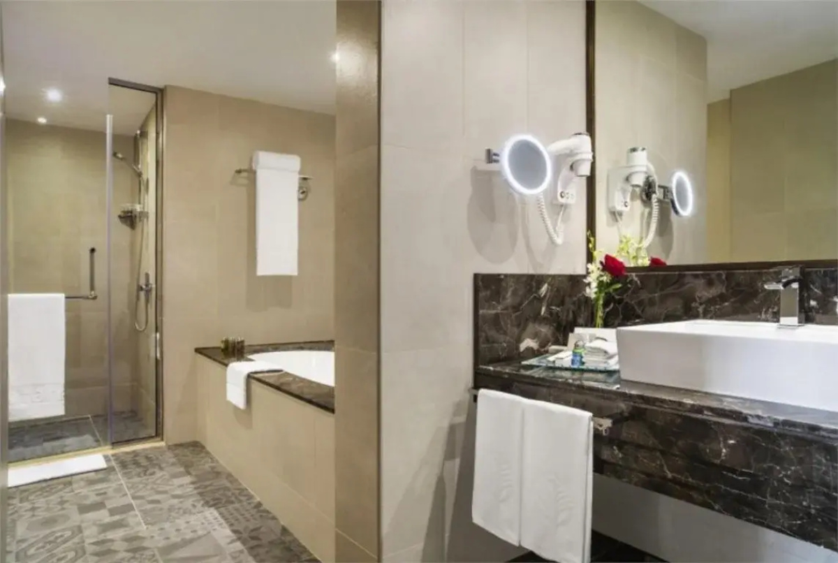 Jumeira Rotana Hotel