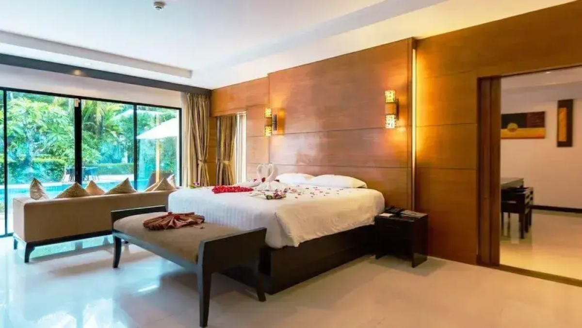 Horizon Karon Beach Resort & Spa