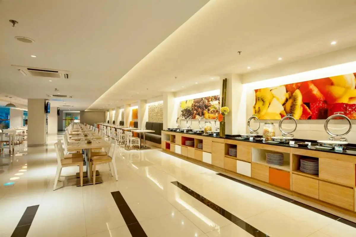 Отель Harris Hotel Seminyak Bali