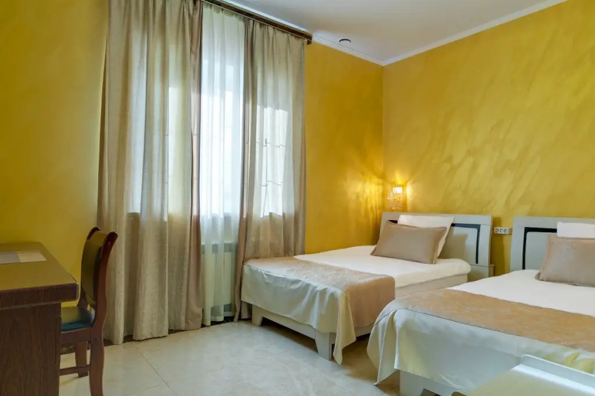 Golden Crown Zhukovsky