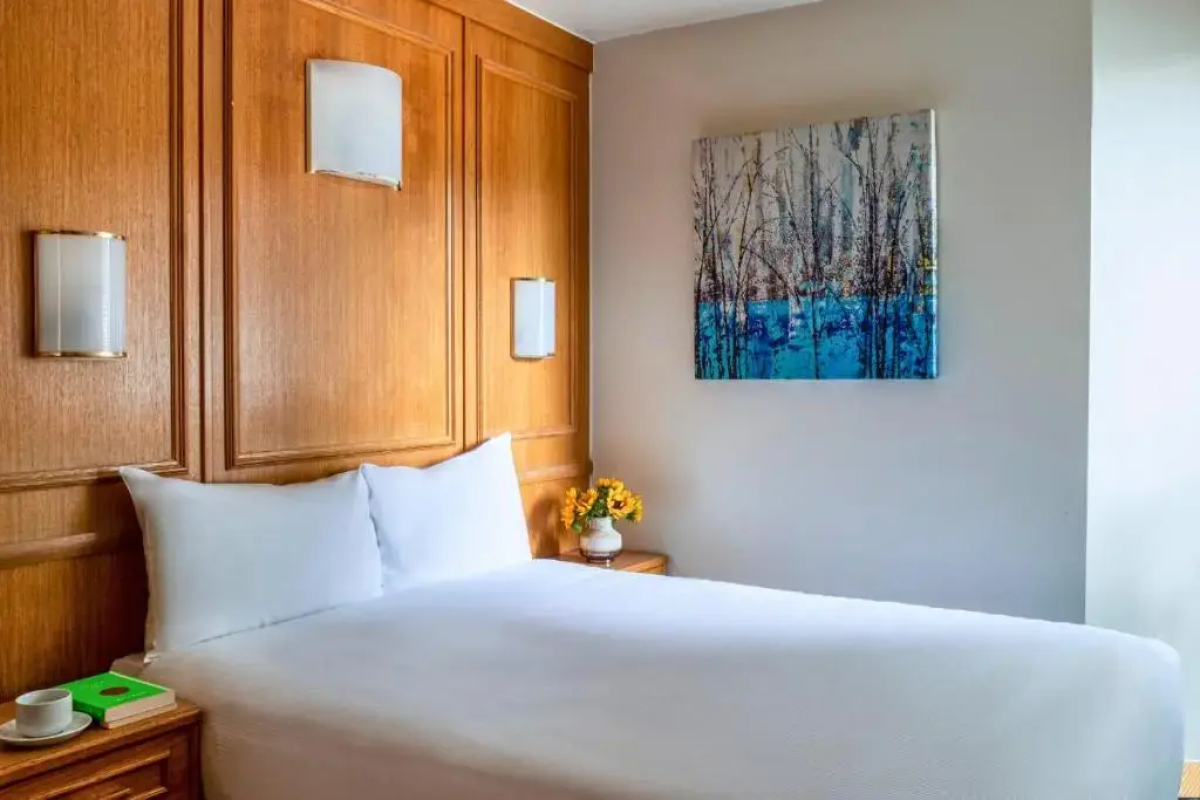 Отель St Giles London