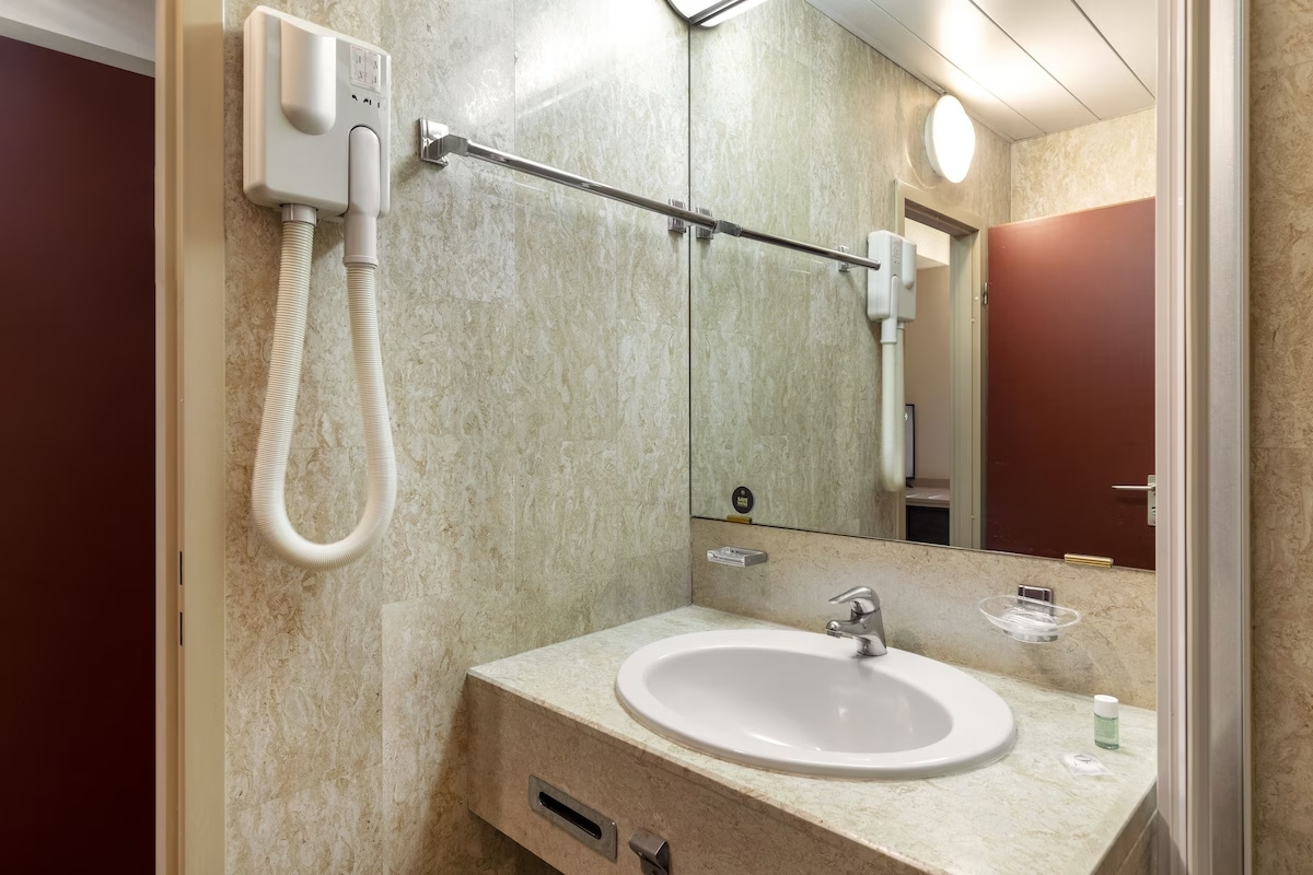 Отель B&B Milano Portello