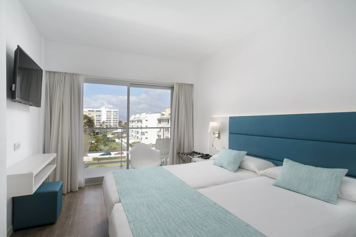Alua Leo Hotel
