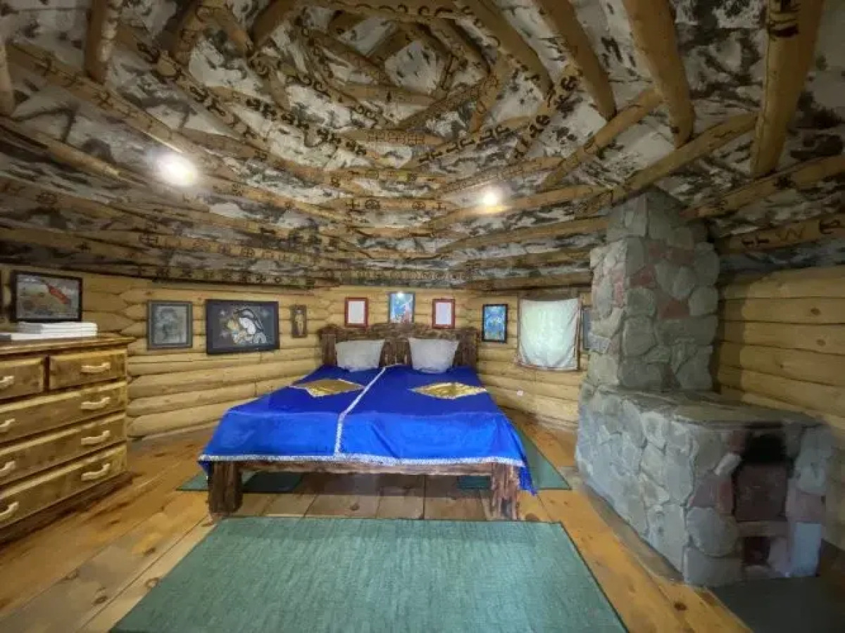 Etnopark Zelyonyij Ostrov Hotel