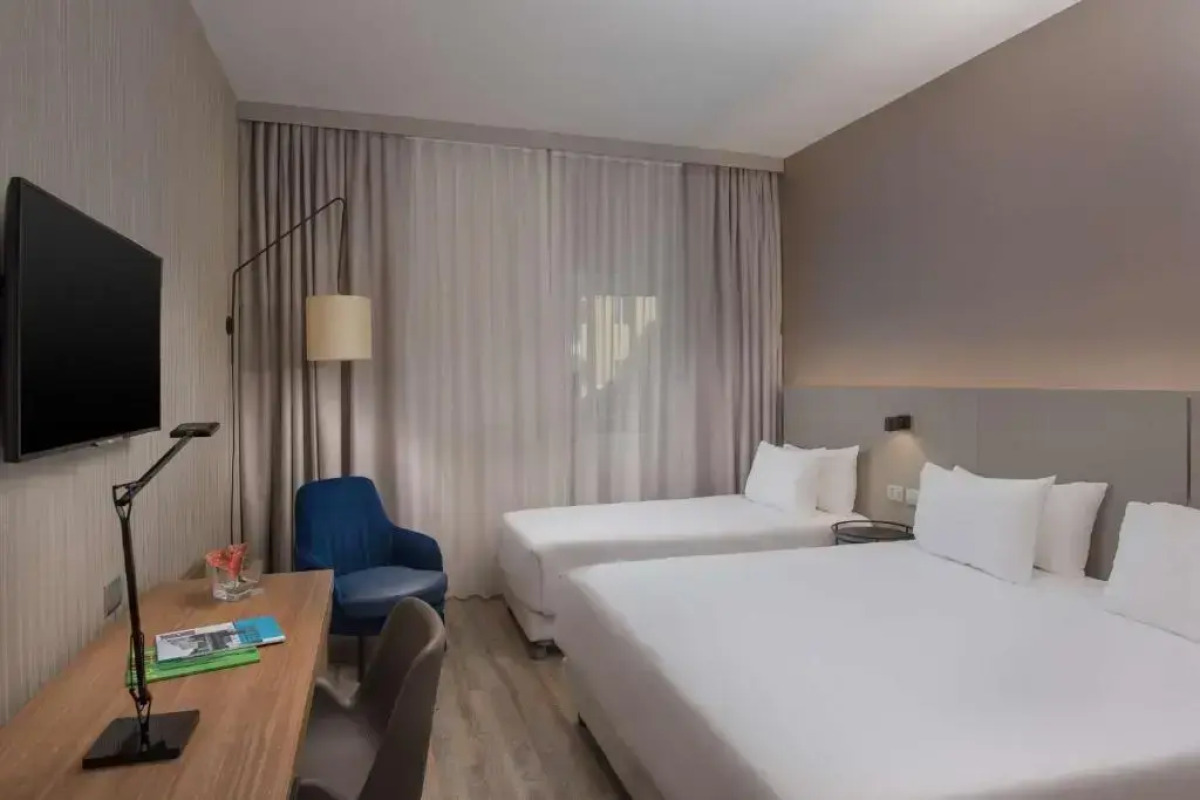 Отель NH Trieste