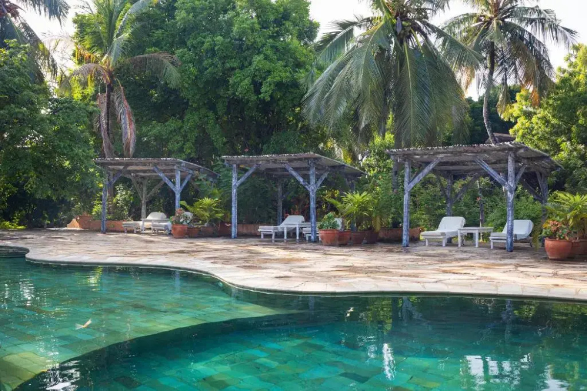 Chale Island Resort