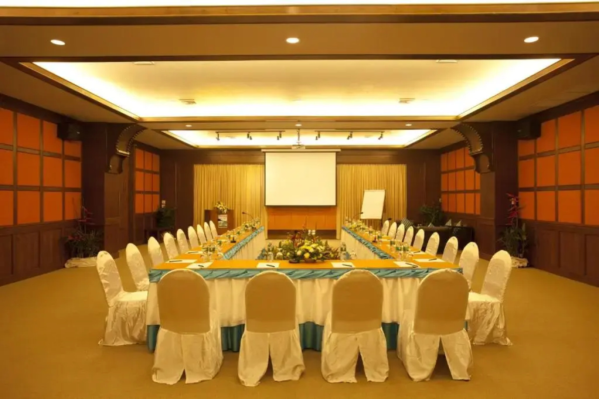Отель Rawai Palm Beach Resort