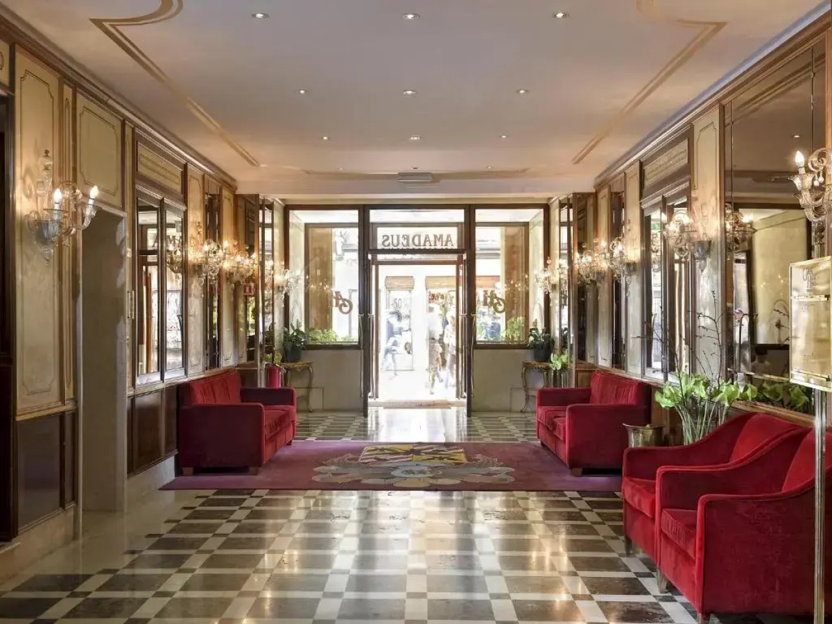 Amadeus Hotel