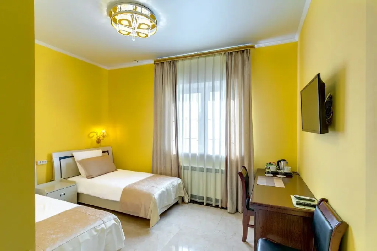 Golden Crown Zhukovsky