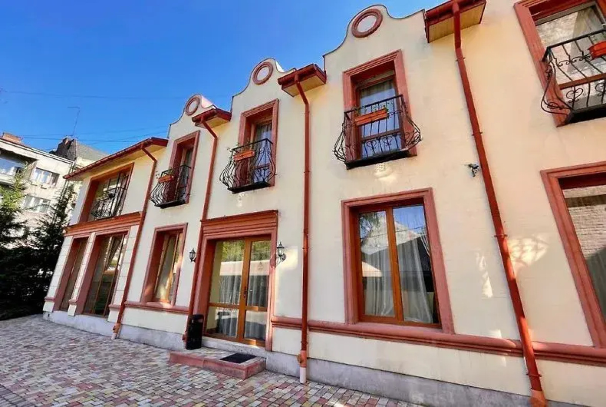 Leohostel