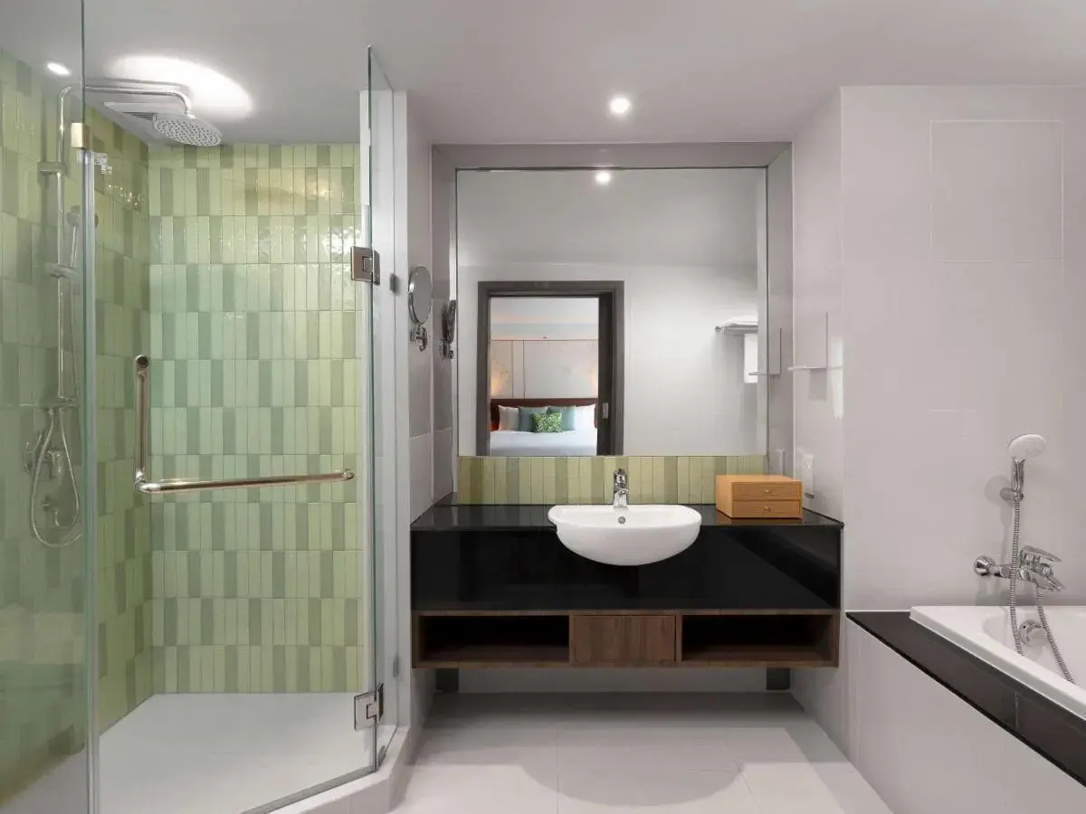 Novotel Living Bangkok Sukhumvit Legacy