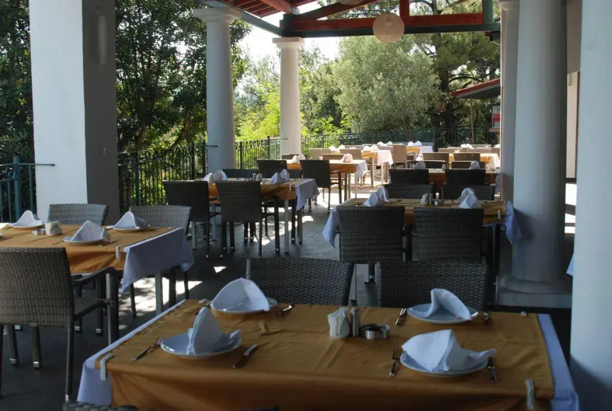 Denizkizi & Denizkizi Royal Hotel