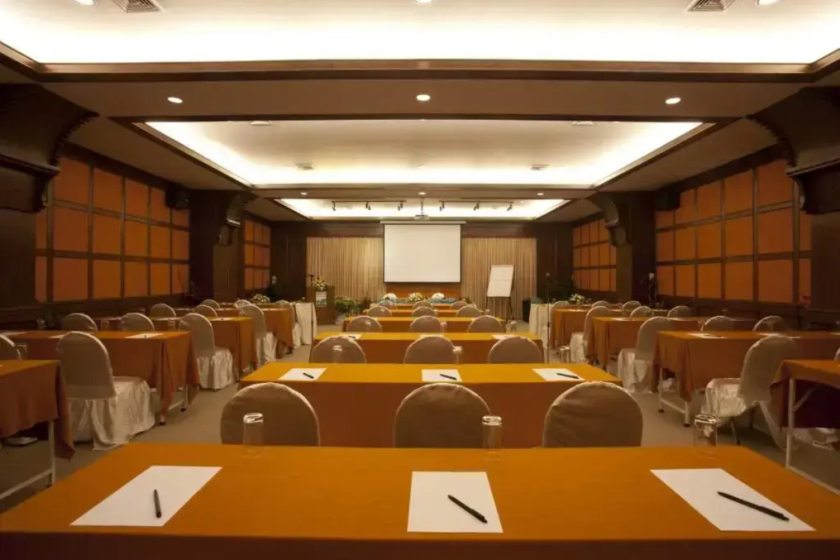 Отель Rawai Palm Beach Resort