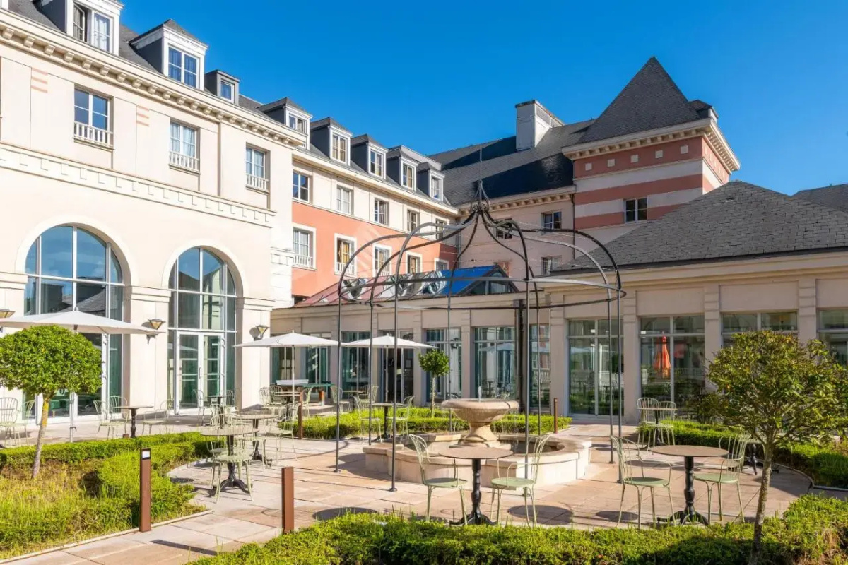 Dream Castle Hotel