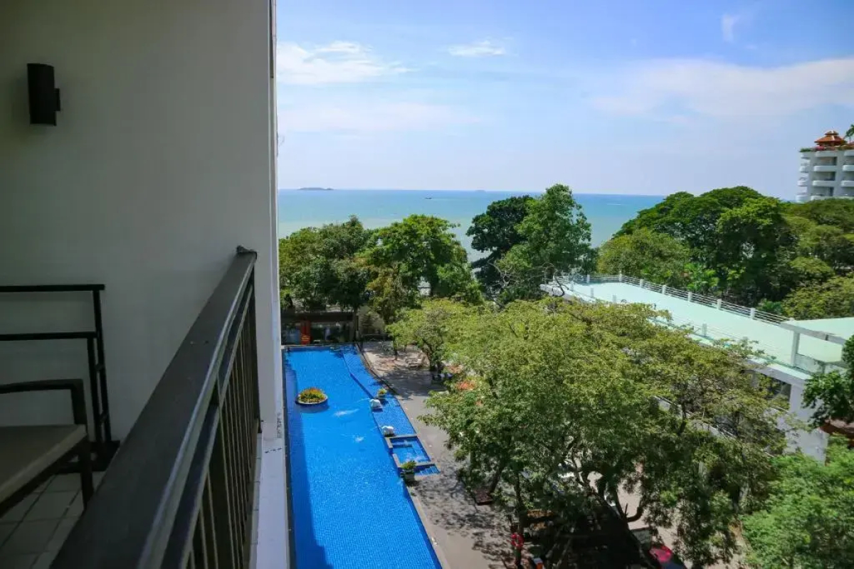 Cosy Beach Hotel