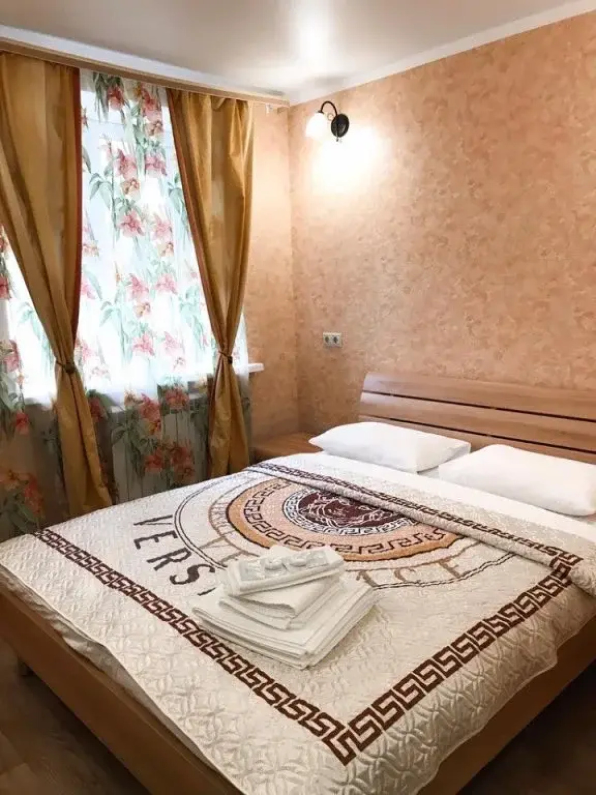 Holiday House Mini Hotel