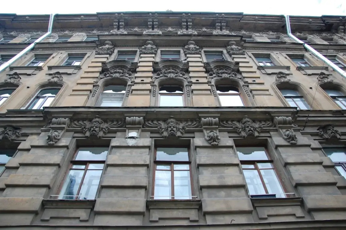 Na Petrogradke Apartments