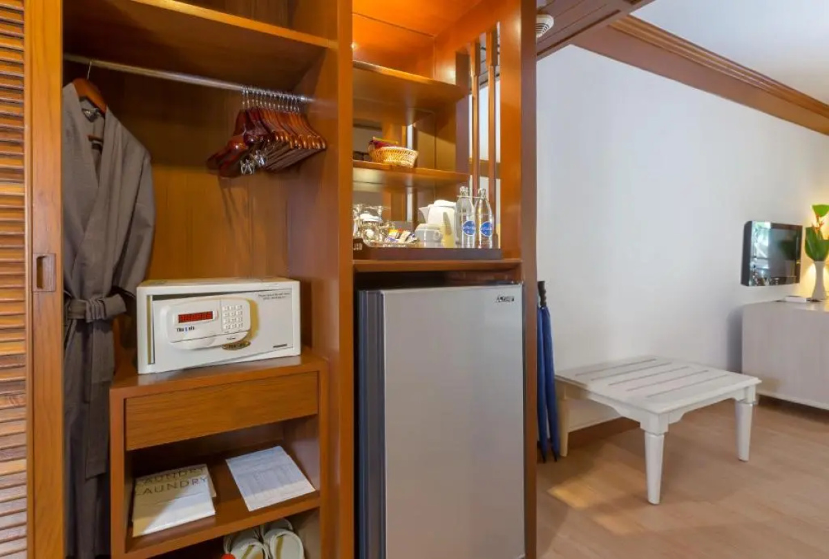 Отель Best Western Premier Bangtao Beach Resort and Spa