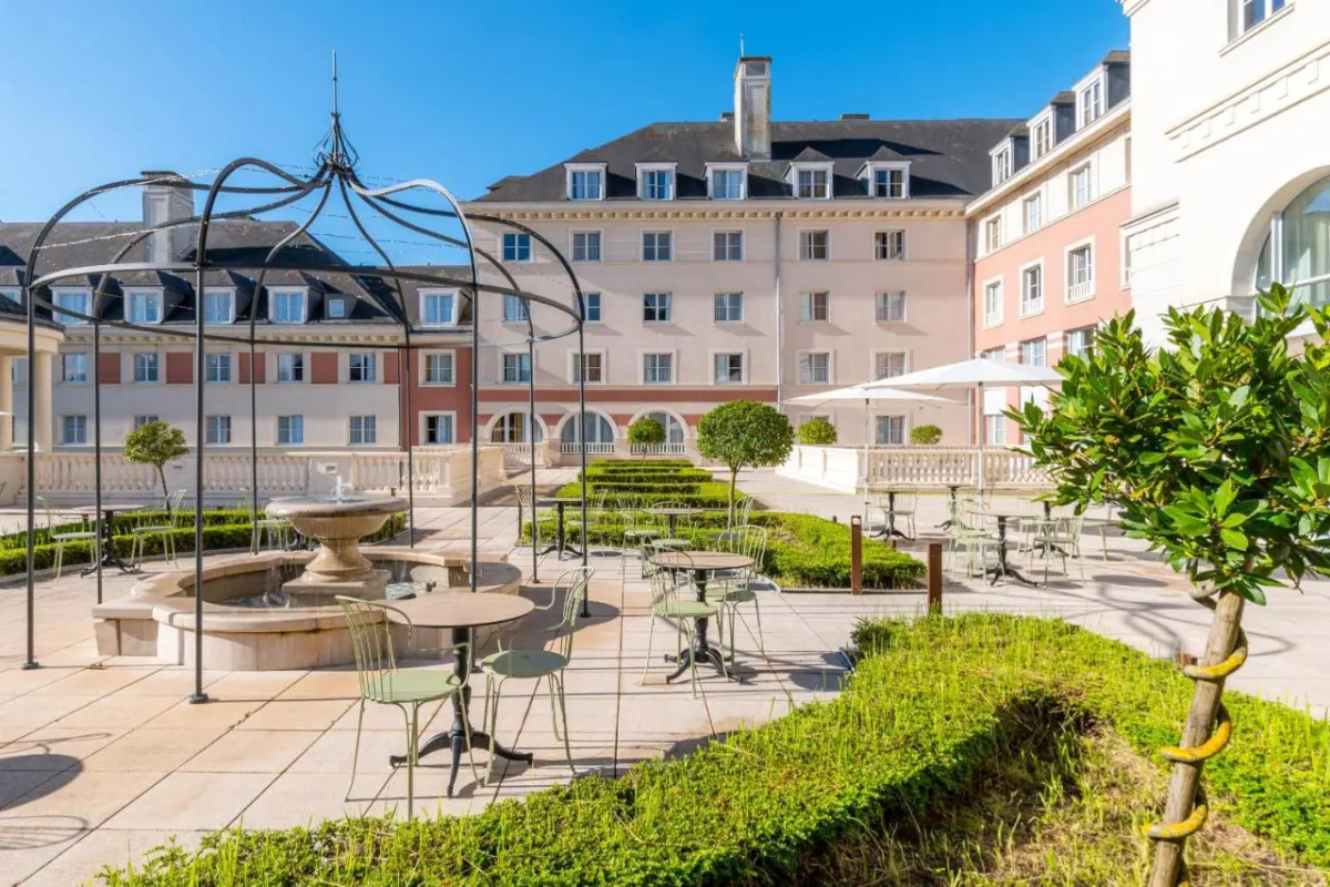 Dream Castle Hotel