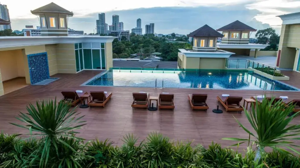 Отель Crystal Palace Pattaya