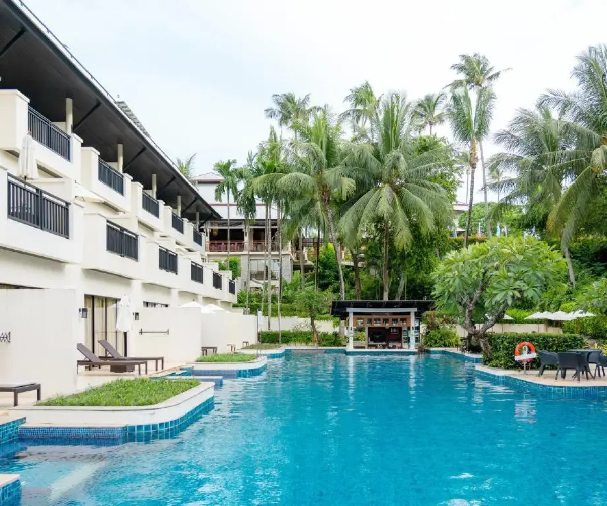 Horizon Karon Beach Resort & Spa