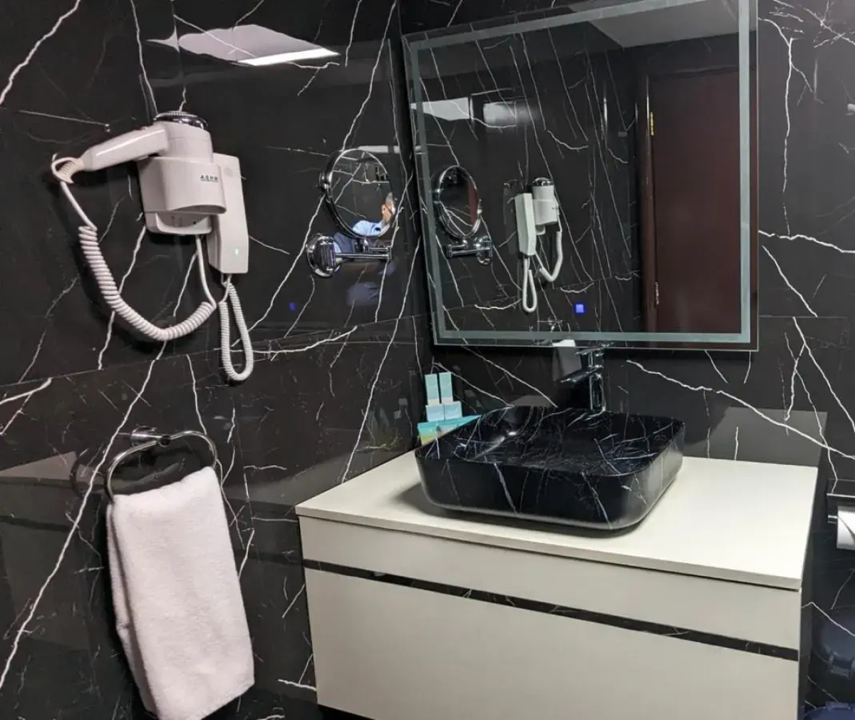 Sharjah Royal Tulip Hotel apartment