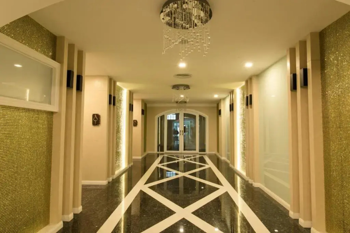 Отель Crystal Palace Pattaya