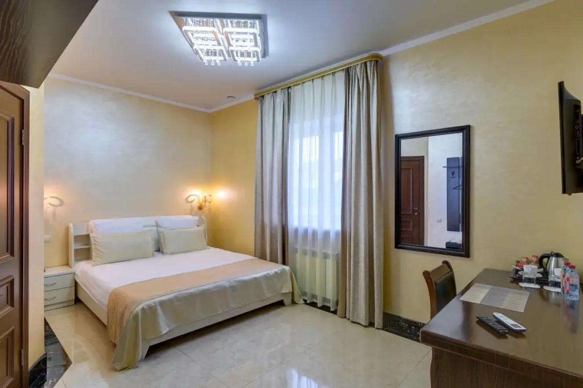 Golden Crown Zhukovsky