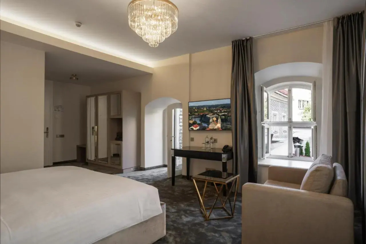 St. Palace Hotel