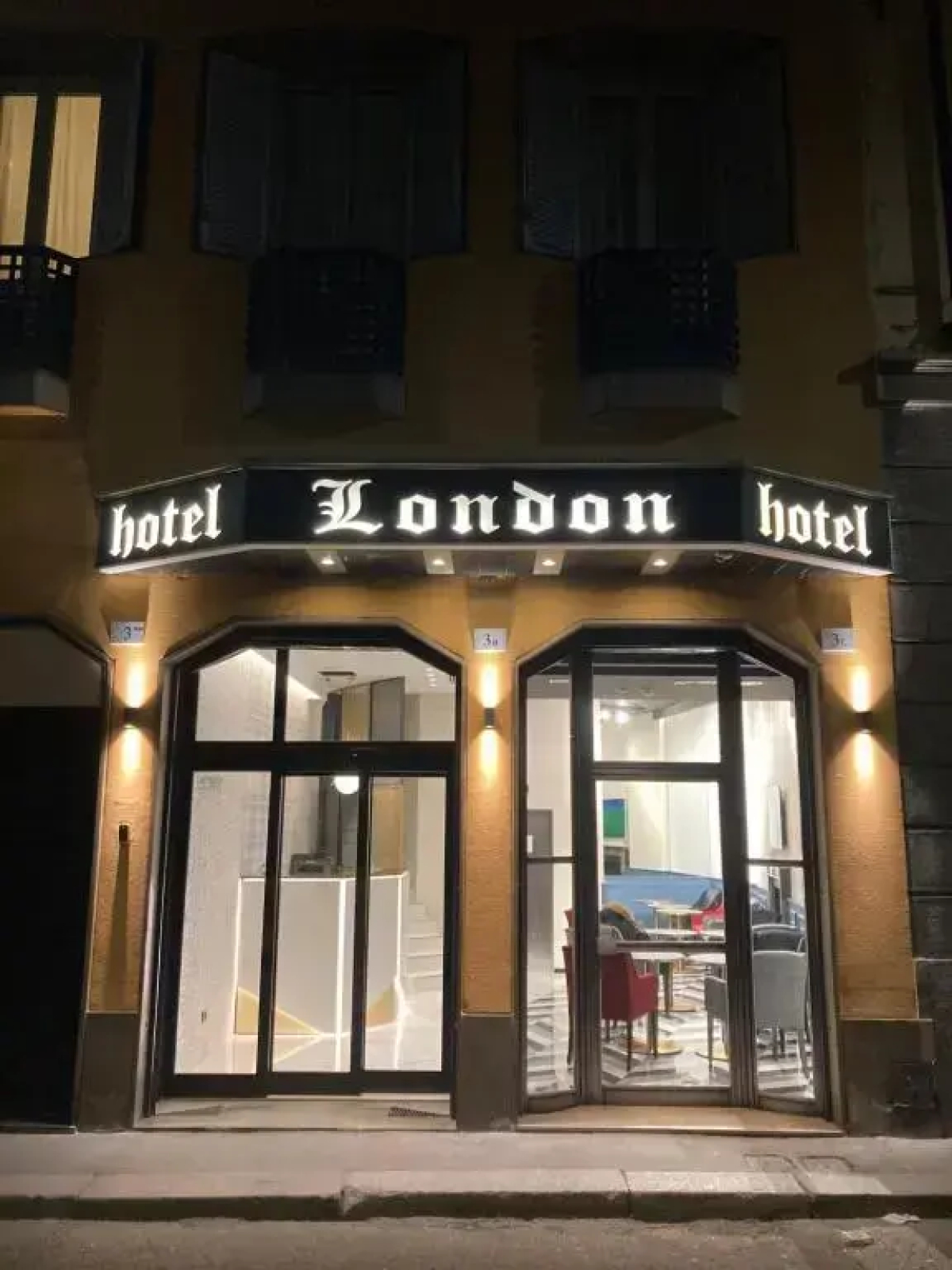 Отель London