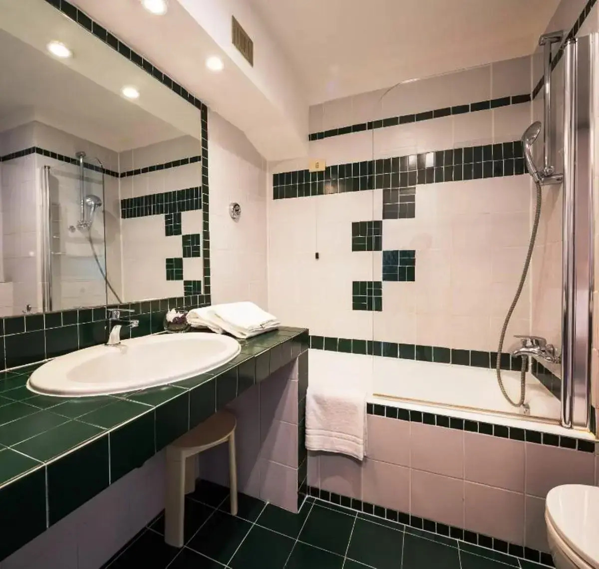 Отель Blaise & Francis