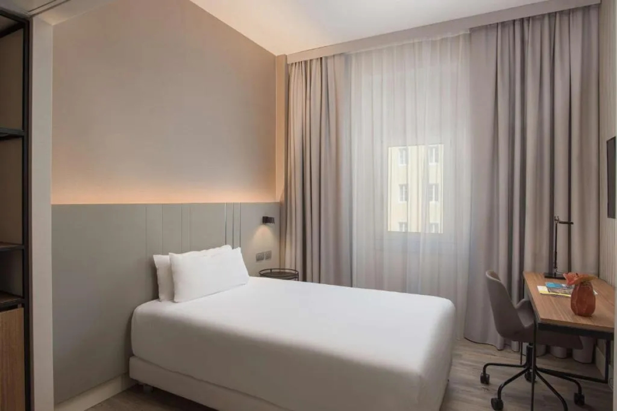 Отель NH Trieste