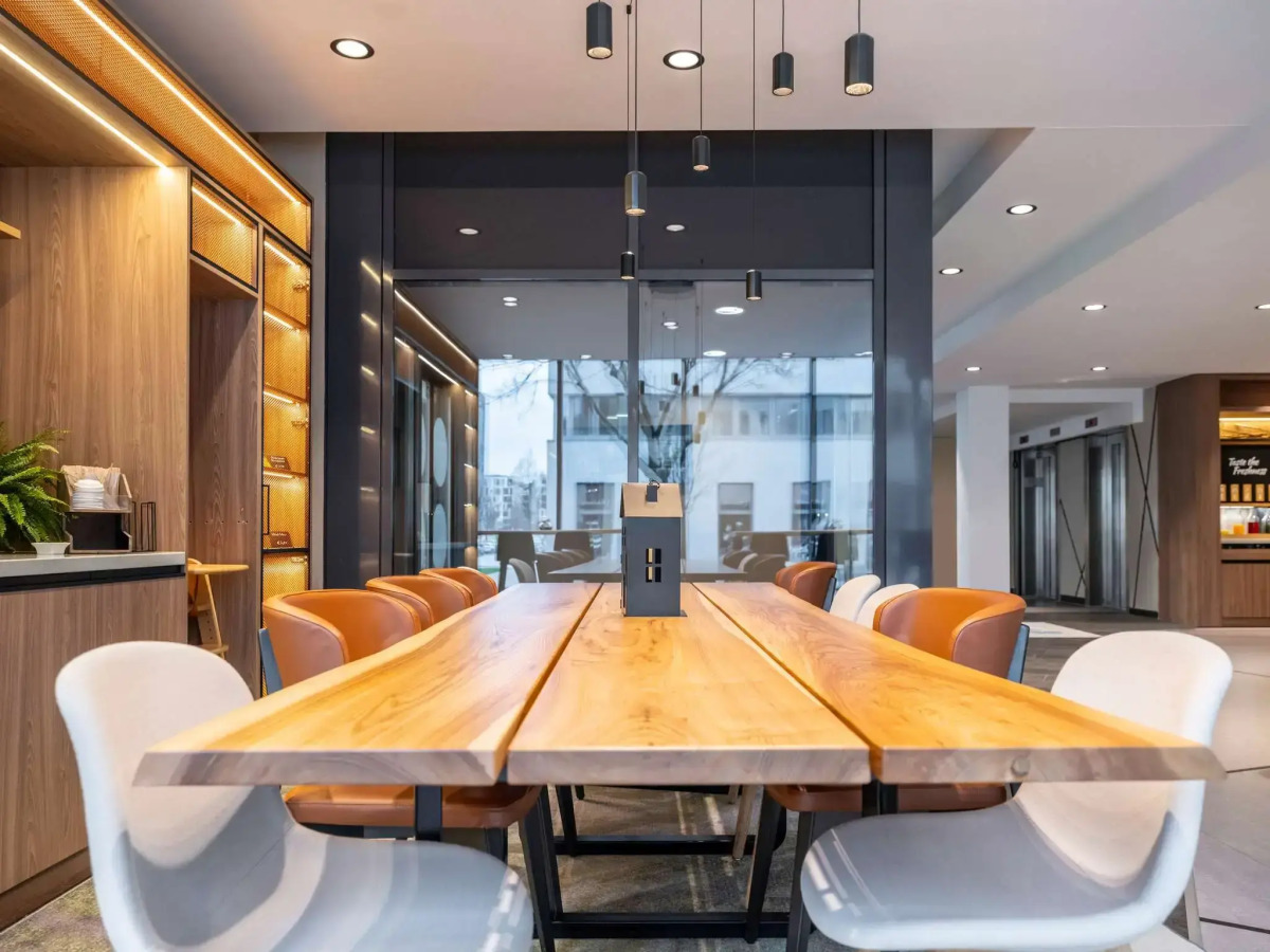 Отель Novotel Suites Wien City Donau