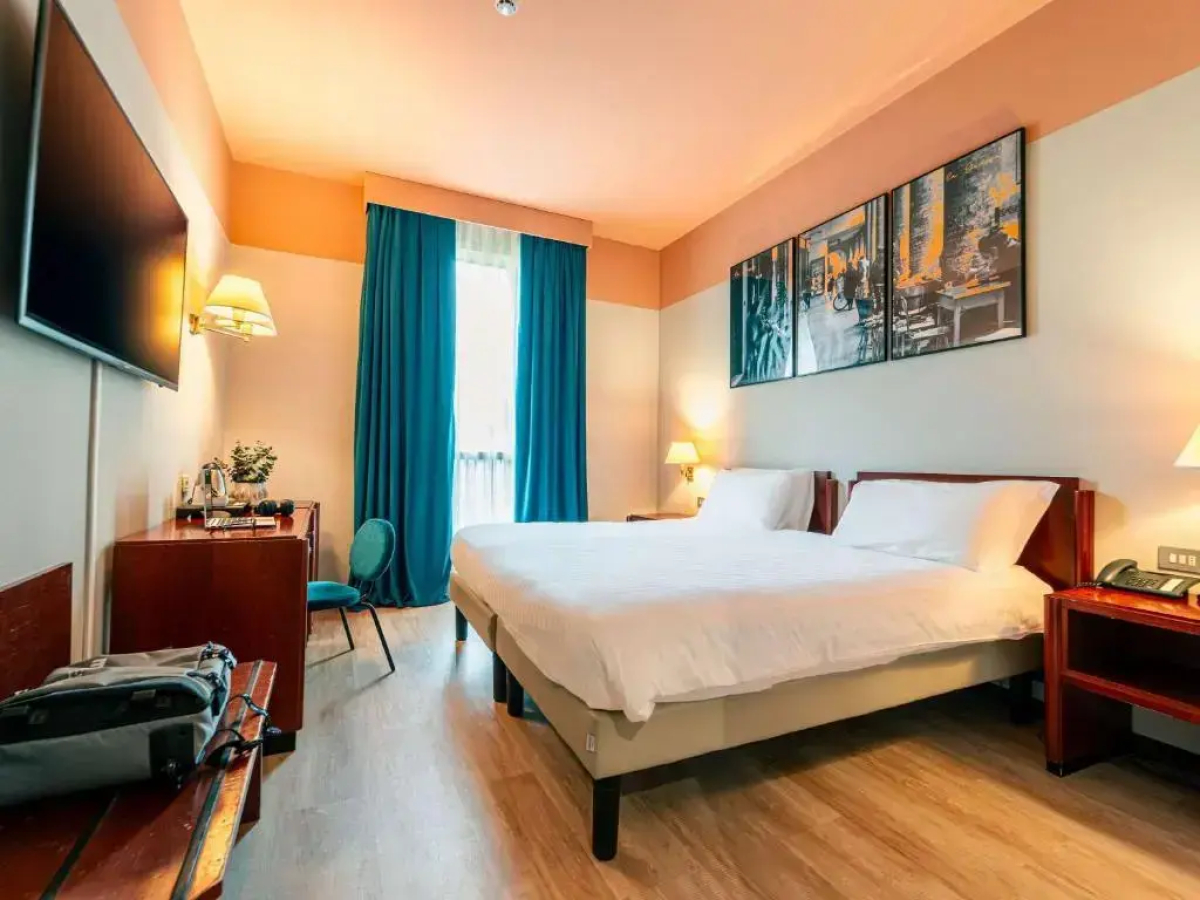 Отель Mercure Bologna Centro