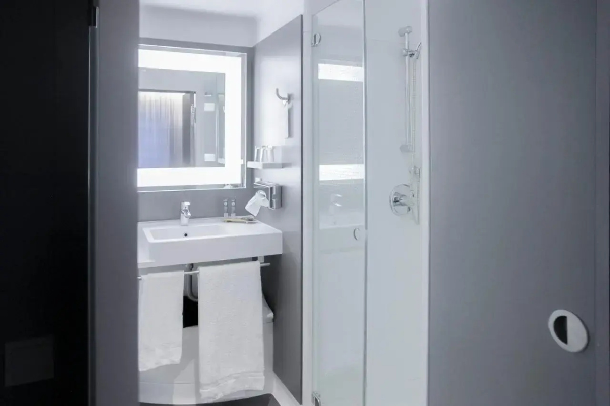 Отель Novotel Suites Wien City Donau